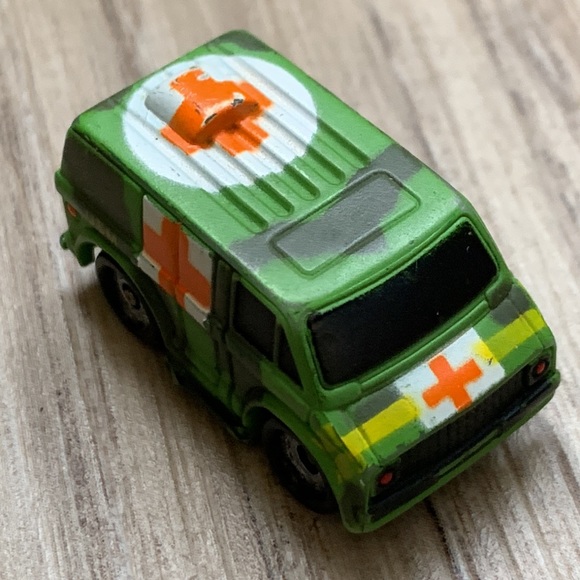 Vintage 1986 Galoob Mirco Machine Camouflage Truck Rescue Van Medic Micromachine - Picture 6 of 6